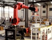 矿泉水机器人码垛机